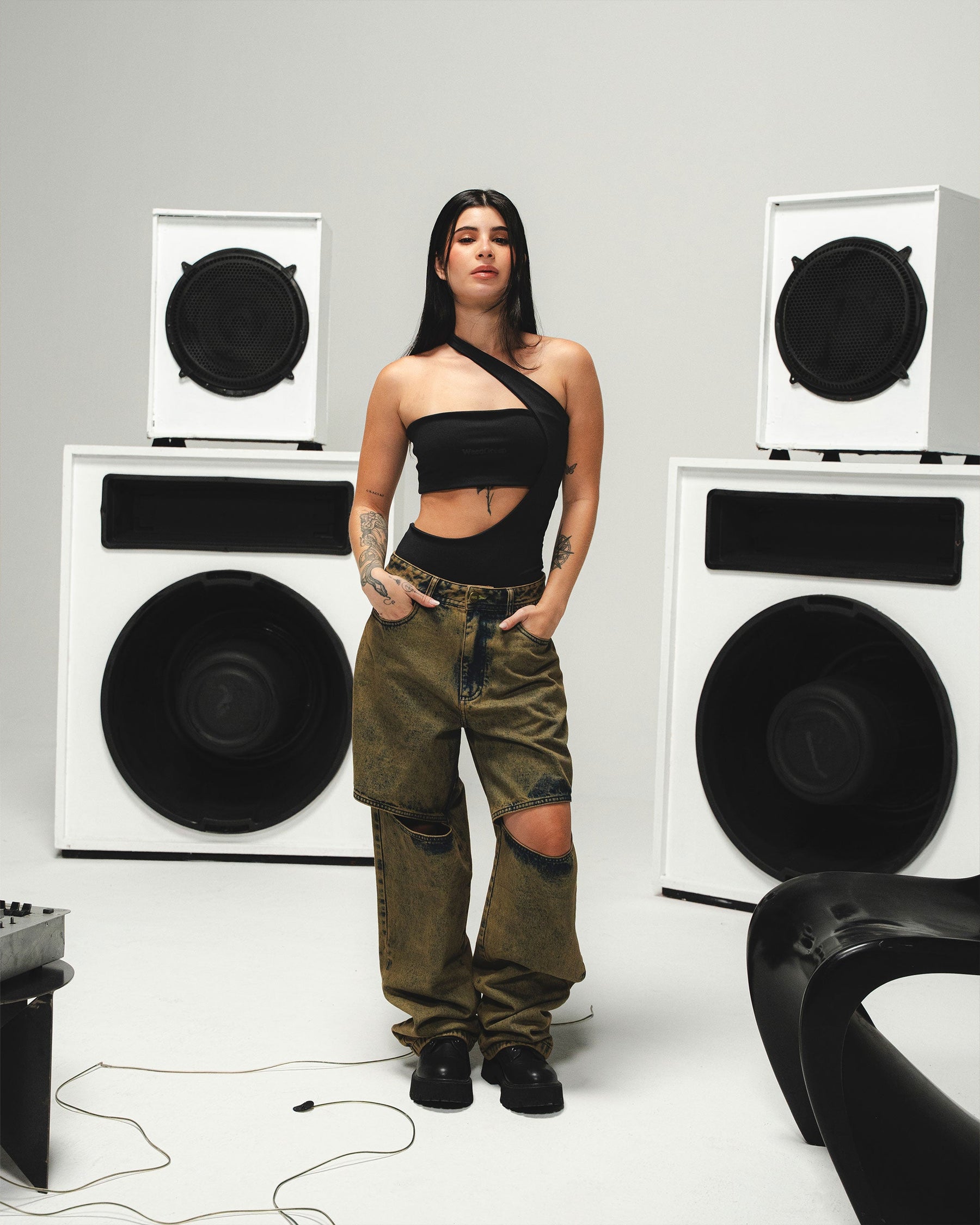 JEAN MUJER CUT OUT ARENA