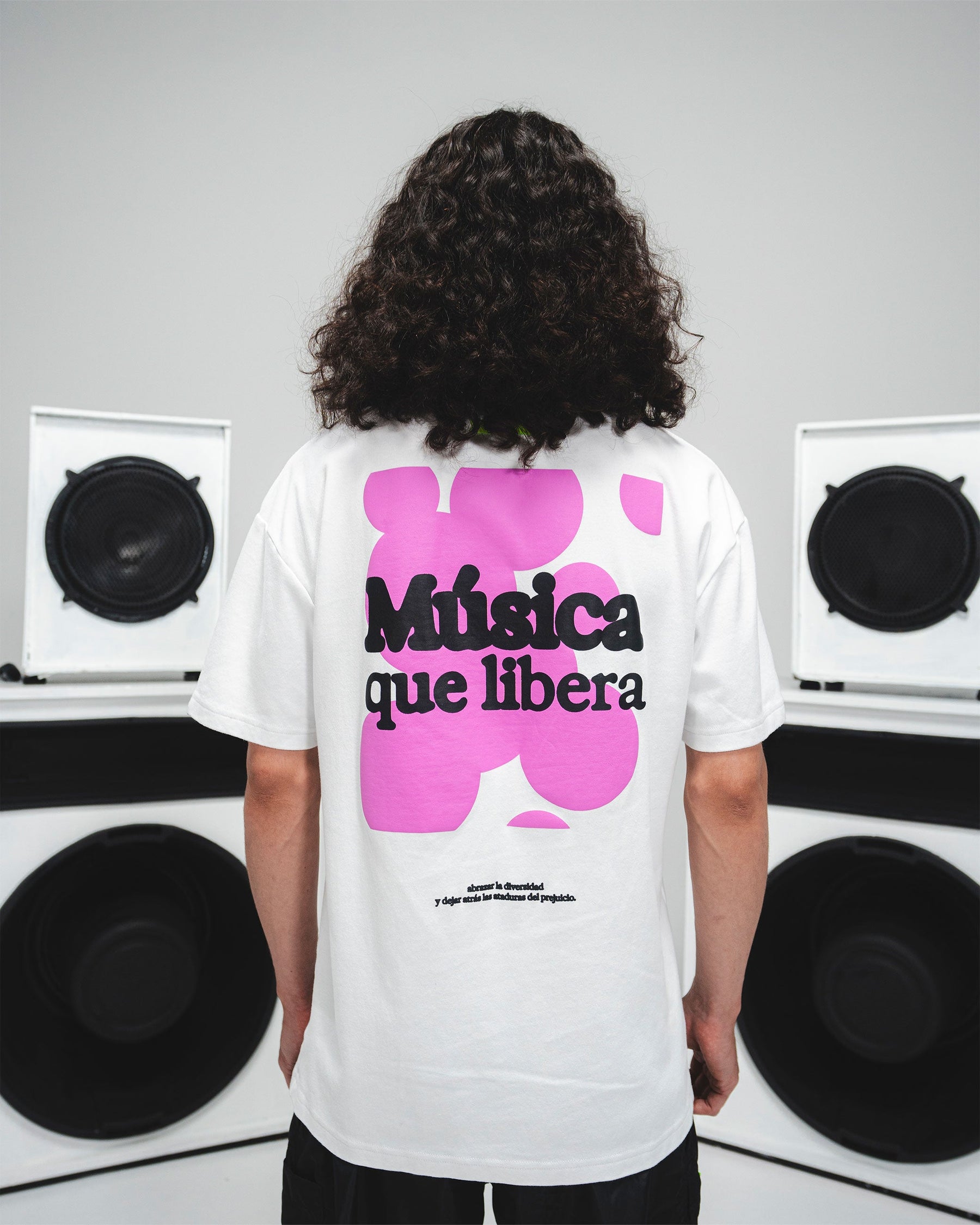 CAMISETA MUSICA QUE LIBERA BLANCO